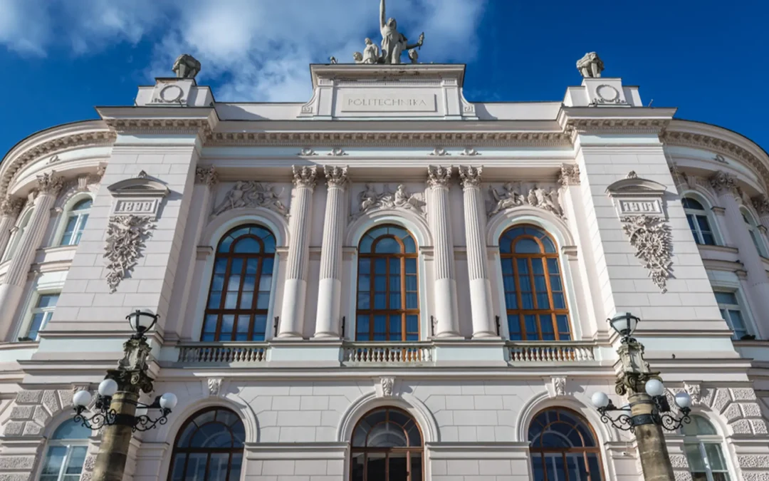 Cyfrowy nadzór nad rozproszonym majątkiem. Politechnika Warszawska tworzy System Informacji o Nieruchomościach